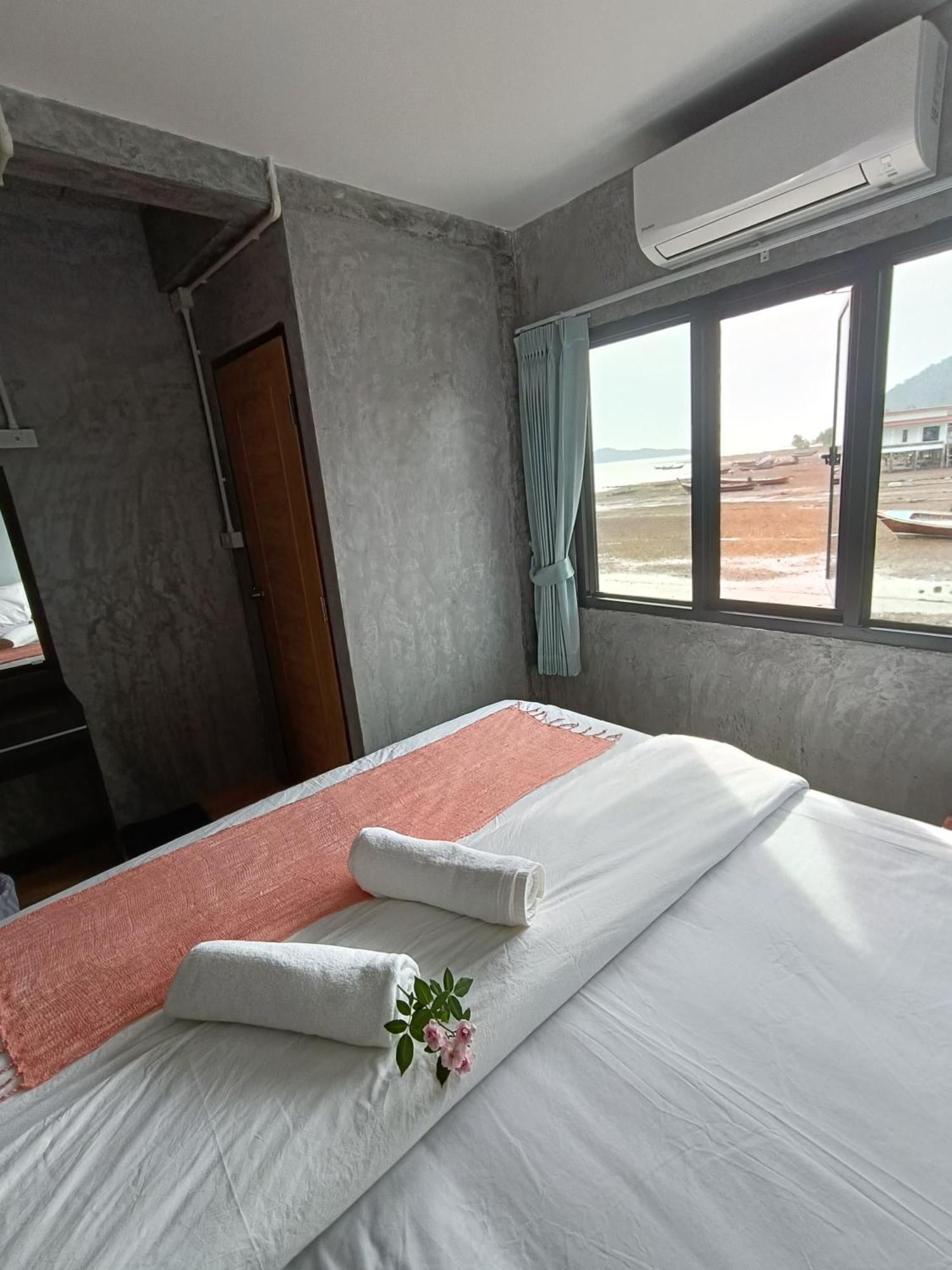 Privatunterkunft Poohry Seaview *